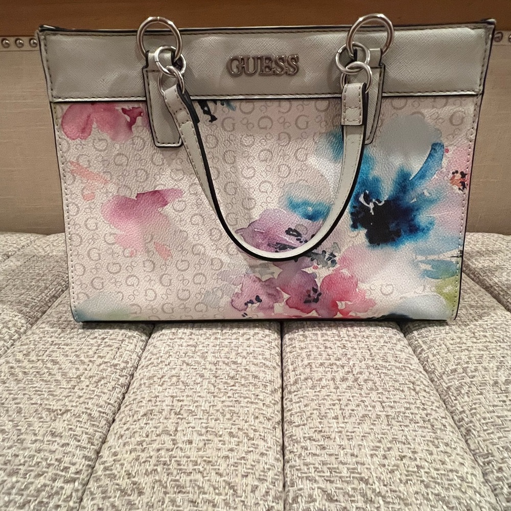 GUESS Women's Tote Bag - White and Pink Floral